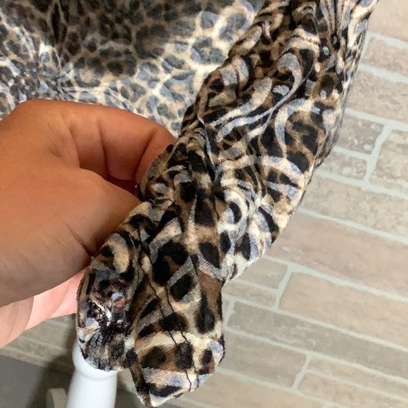 Kenneth Cole New York - Sz M - transparent pattern floral cheetah ruched sleeves - Picture 3 of 7